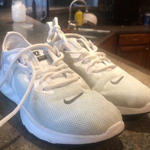 nike shoes barely worn